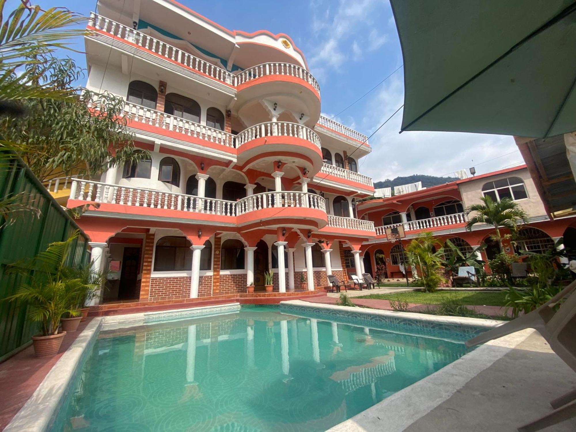 Hotel Posada Gutierrez Panajachel Eksteriør bilde