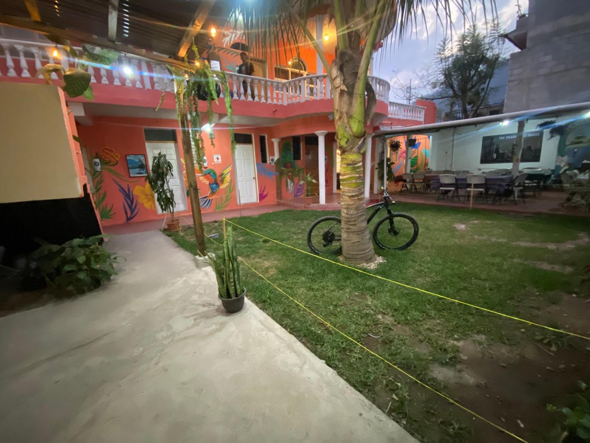 Hotel Posada Gutierrez Panajachel Eksteriør bilde