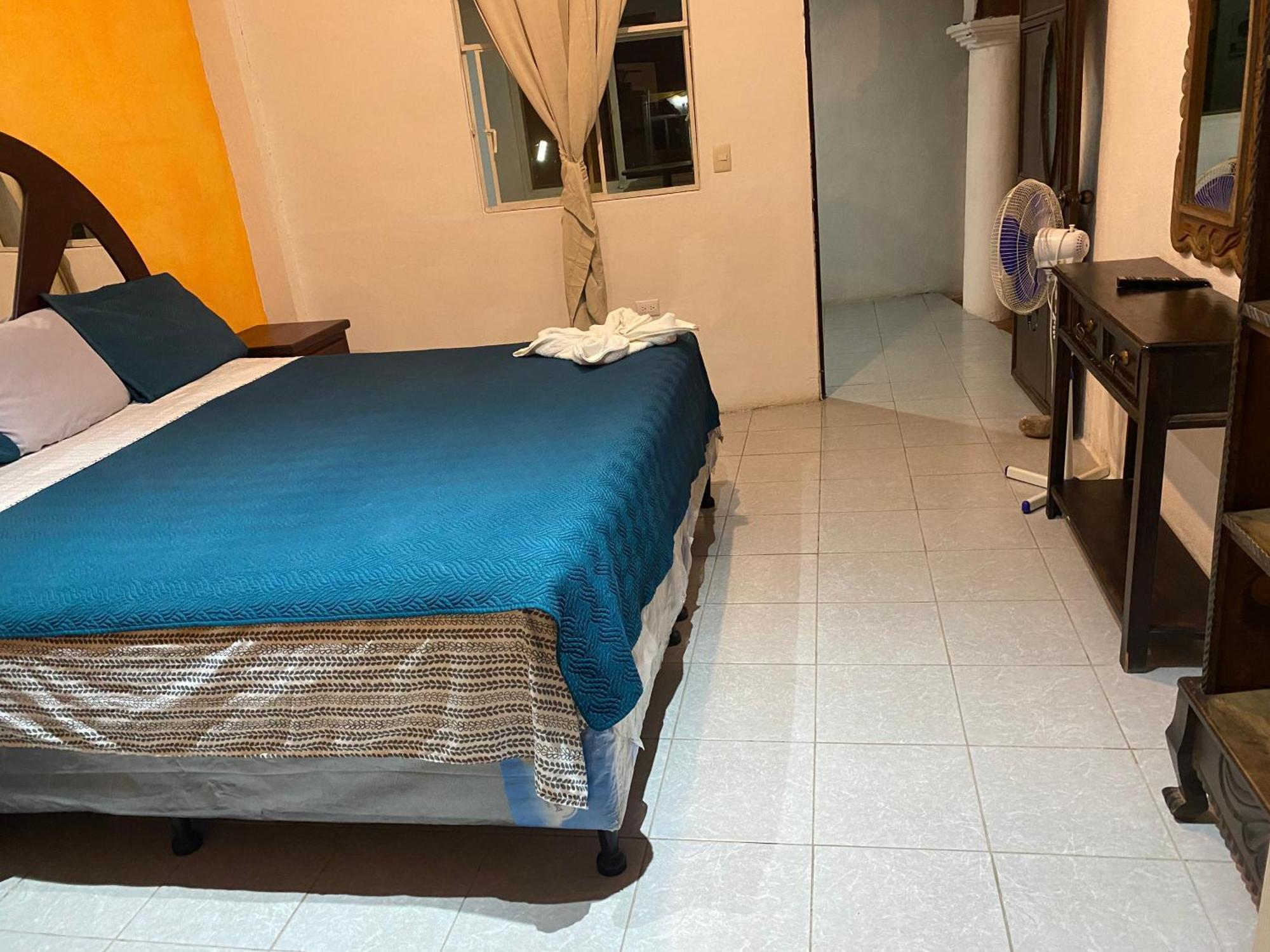Hotel Posada Gutierrez Panajachel Eksteriør bilde