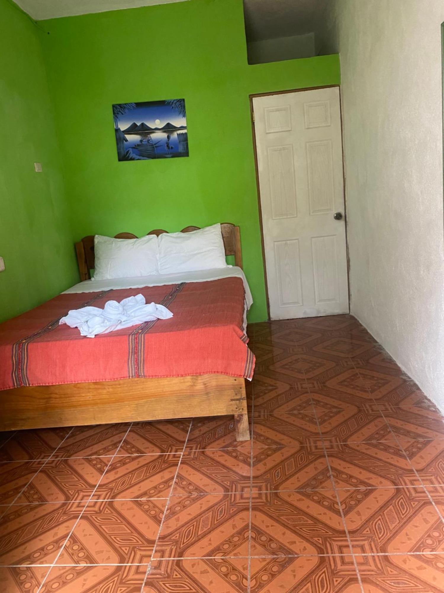 Hotel Posada Gutierrez Panajachel Eksteriør bilde