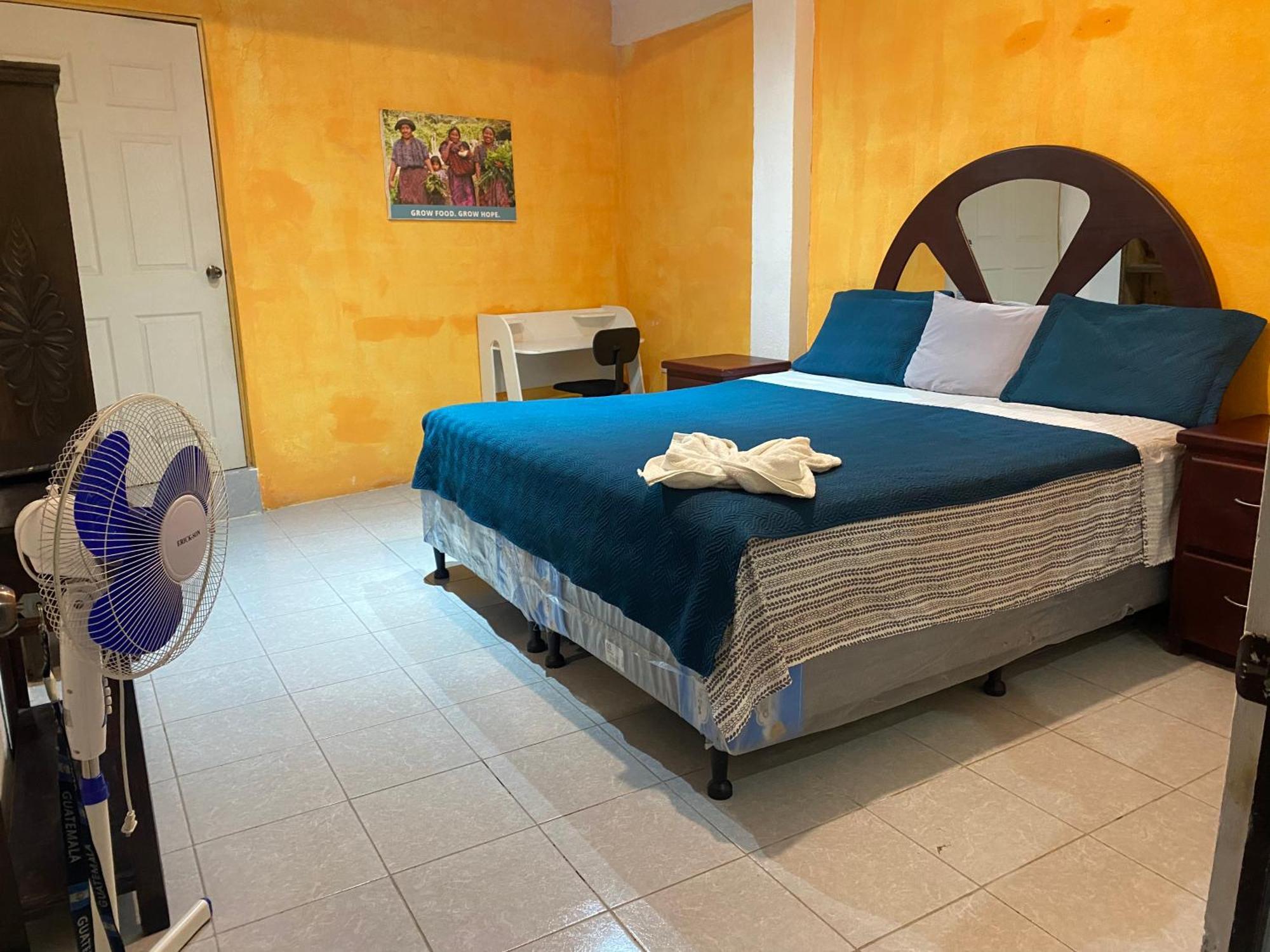 Hotel Posada Gutierrez Panajachel Eksteriør bilde