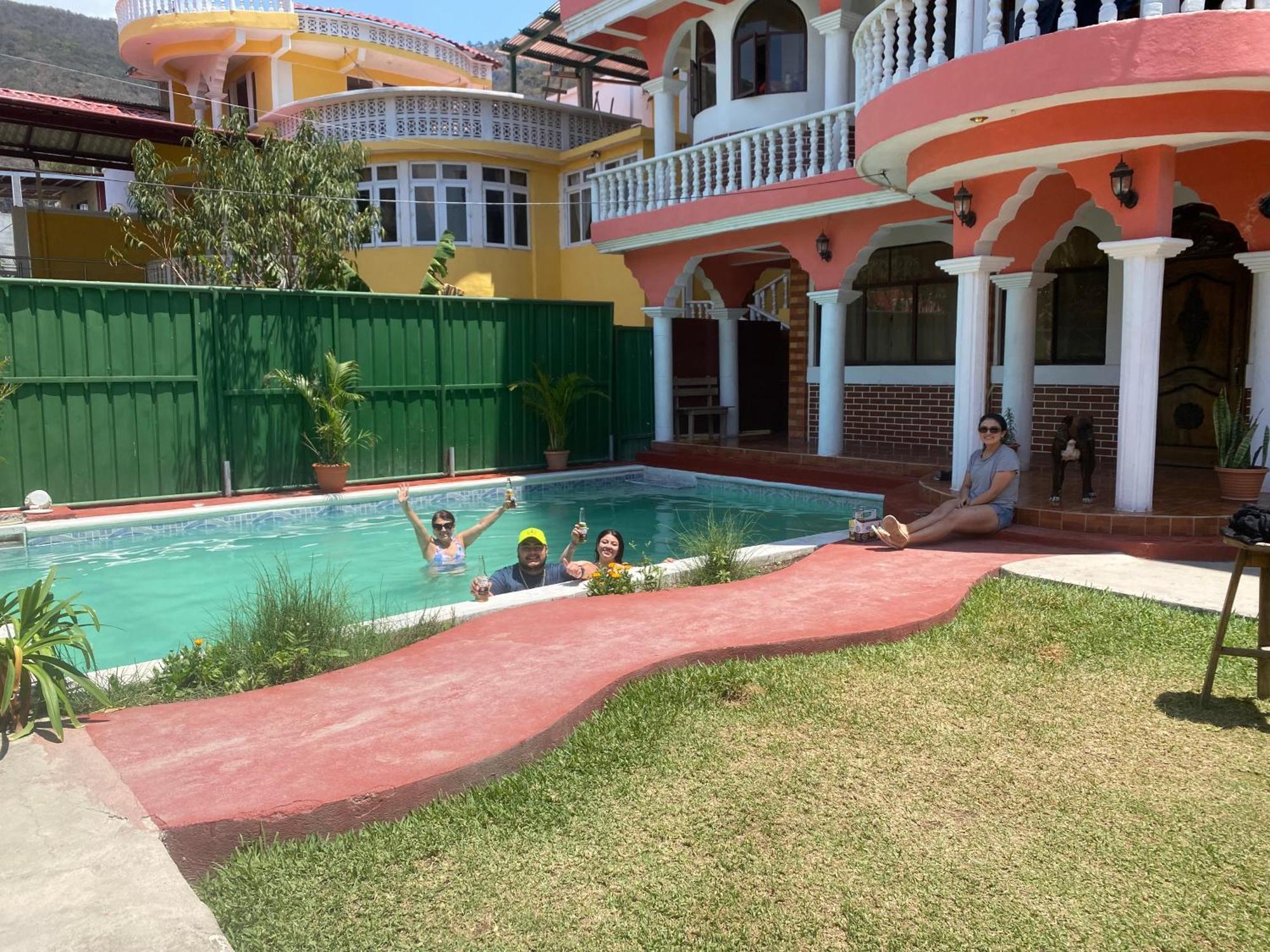 Hotel Posada Gutierrez Panajachel Eksteriør bilde